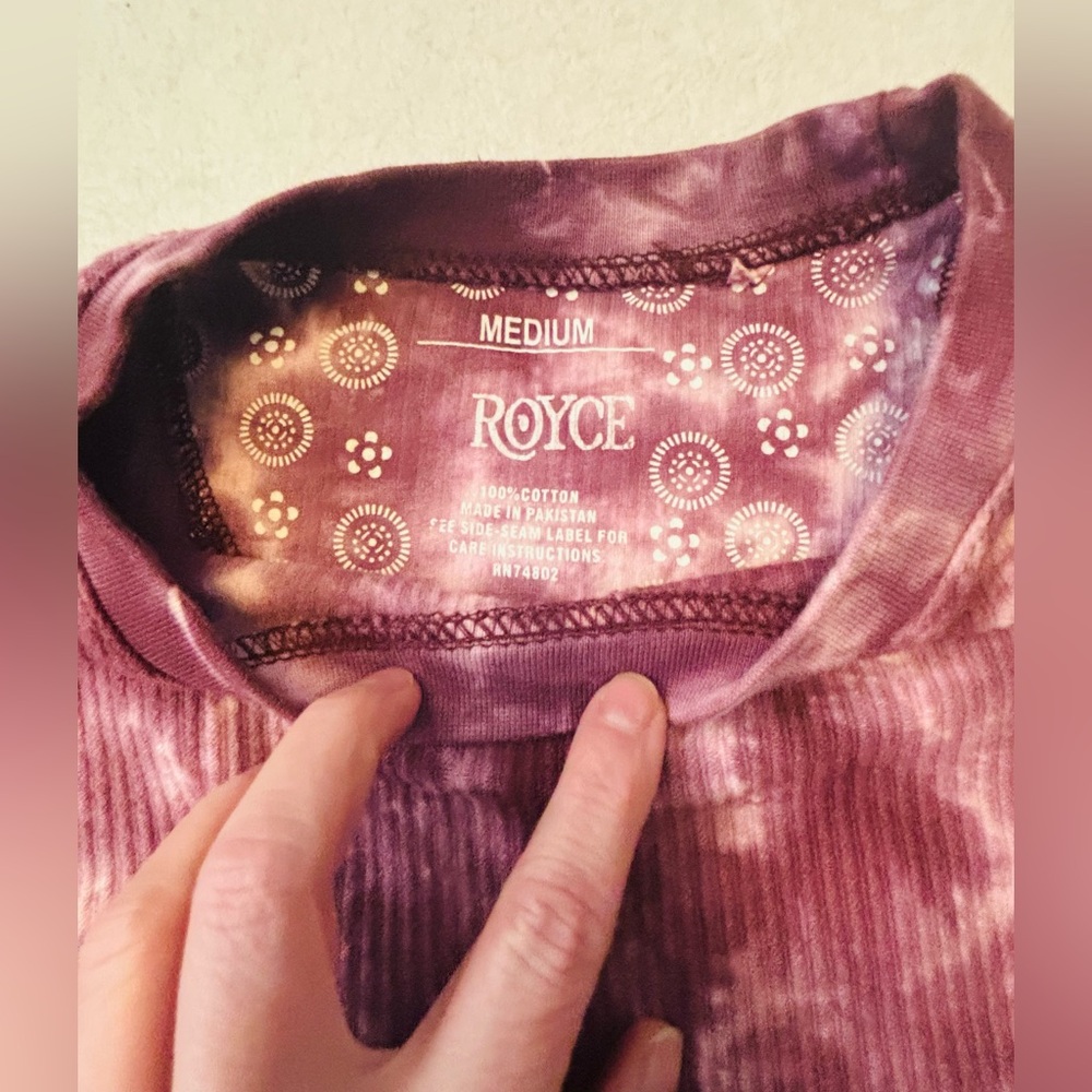Royce Women's Pink Tie-Dye Long Sleeve Sweatshirts Crop Top Size Medium NWOT - Picture 2 of 8